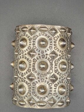 Ronnie Willie Repousse Sterling Cuff